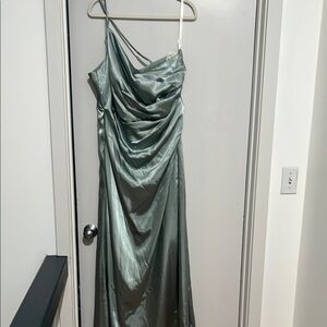 Elegant Green Evening Gown